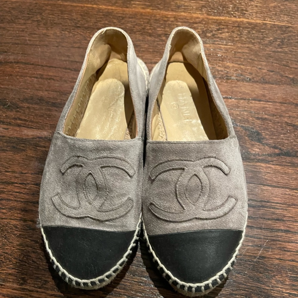 Chanel Grey/Black Suede and Leather Cc Cap Toe Espadrilles Size 36 Flats